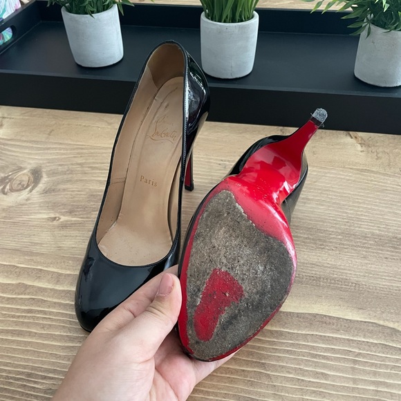 Authentic Christian Louboutin Round toe leather pumps - Picture 4 of 7